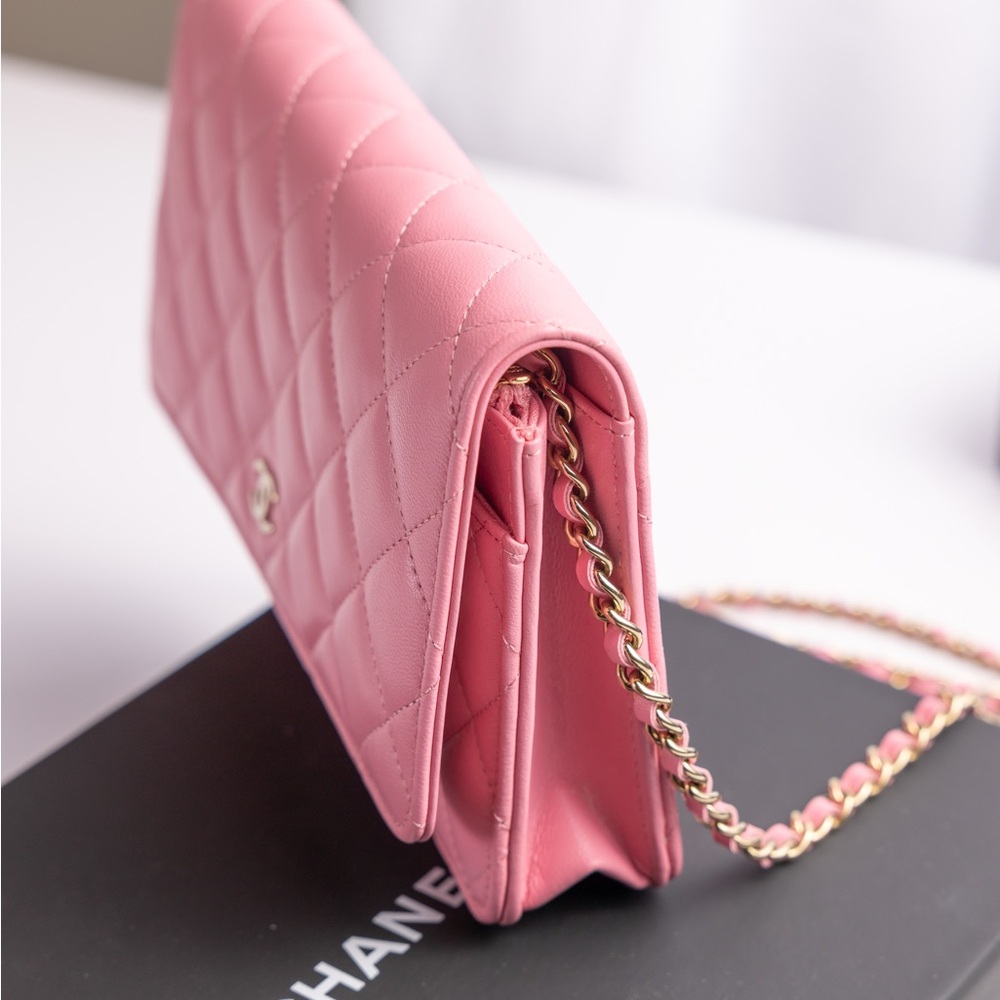 NWT Chanel Wallet-on-chain in pink lambskin - Picture 3 of 8